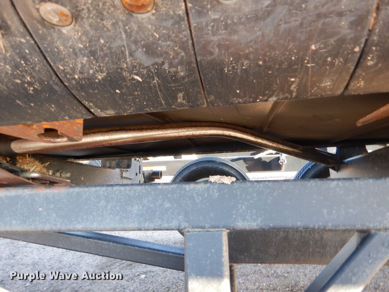 image for item LB9823 2011 MacDon FD70  flex draper head