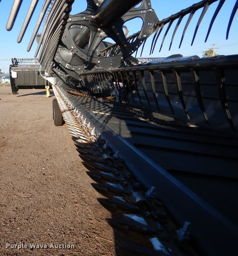 image for item LB9823 2011 MacDon FD70  flex draper head