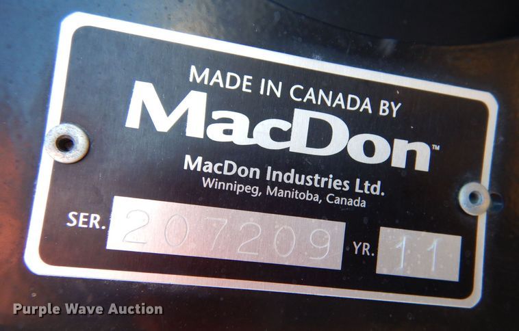 image for item LB9823 2011 MacDon FD70  flex draper head