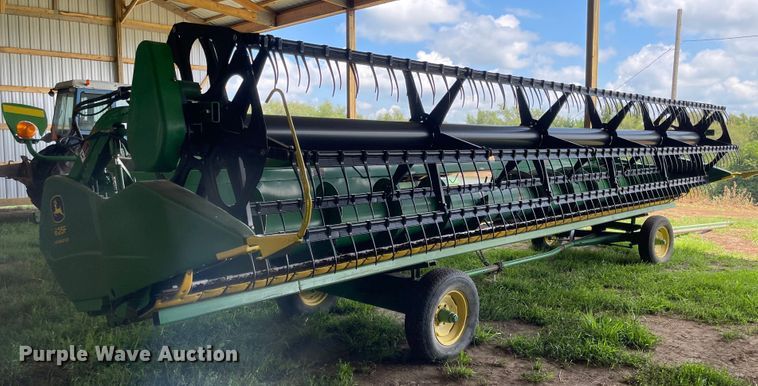 image for item LF9270 2007 John Deere 625F  HydraFlex flex head