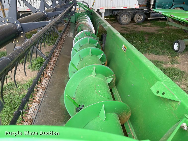 image for item LF9270 2007 John Deere 625F  HydraFlex flex head