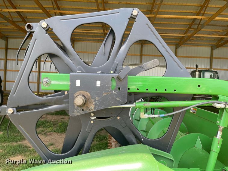 image for item LF9270 2007 John Deere 625F  HydraFlex flex head