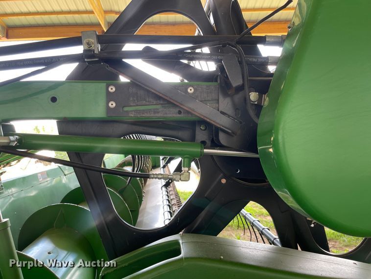 image for item LF9270 2007 John Deere 625F  HydraFlex flex head