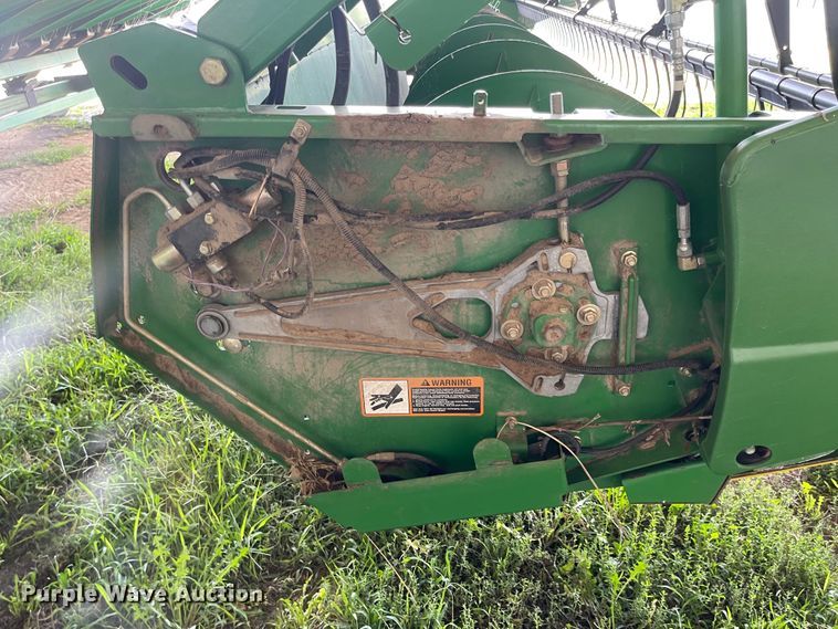 image for item LF9270 2007 John Deere 625F  HydraFlex flex head