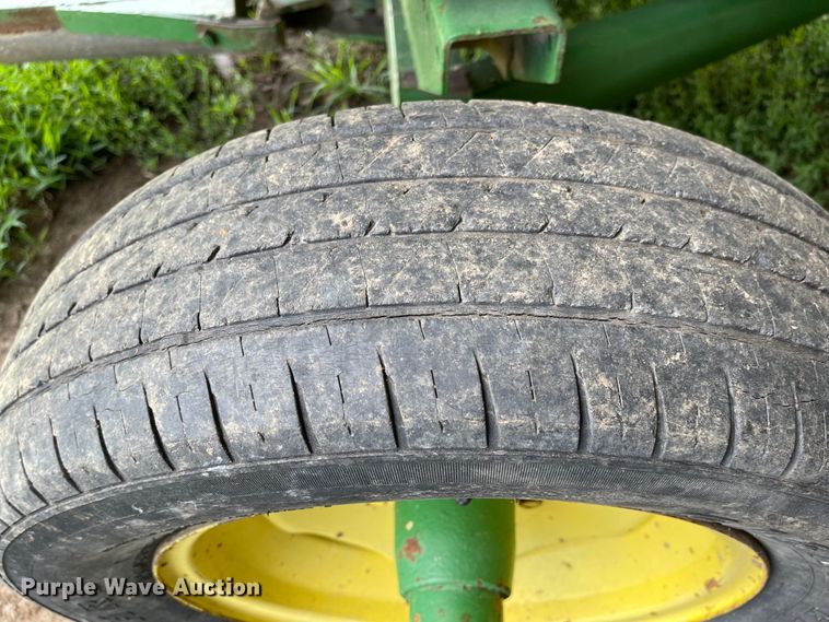 image for item LF9270 2007 John Deere 625F  HydraFlex flex head