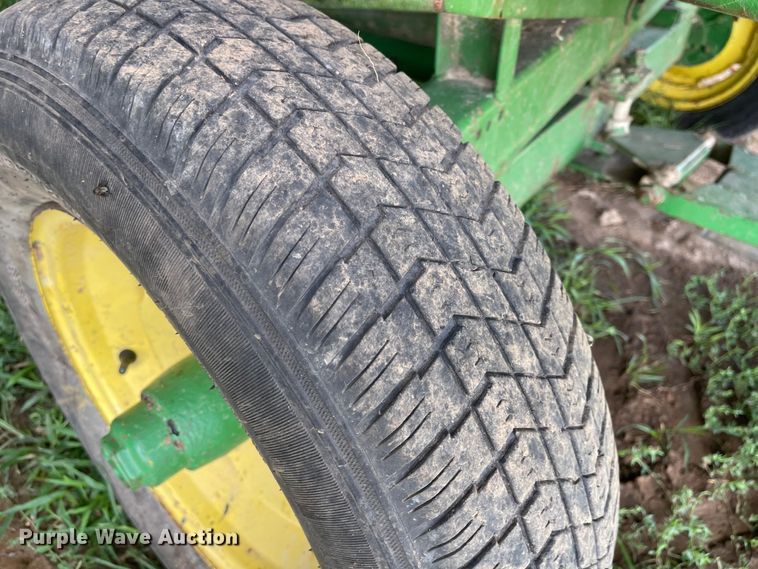 image for item LF9270 2007 John Deere 625F  HydraFlex flex head