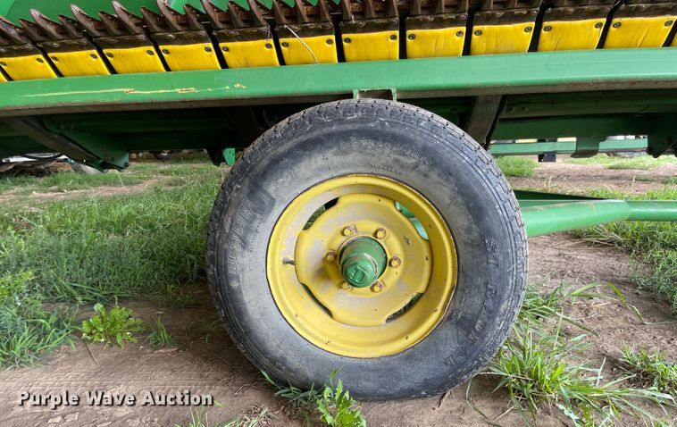 image for item LF9270 2007 John Deere 625F  HydraFlex flex head