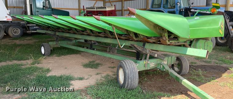 image for item LF9271 1995 John Deere 893  corn head