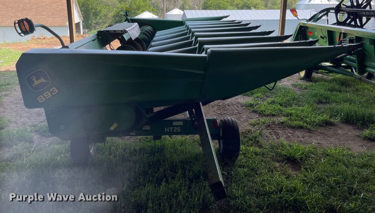 image for item LF9271 1995 John Deere 893  corn head