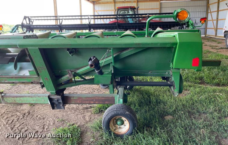 image for item LF9271 1995 John Deere 893  corn head
