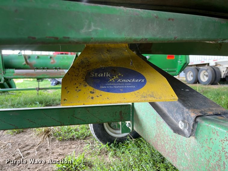 image for item LF9271 1995 John Deere 893  corn head