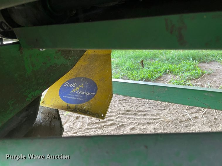 image for item LF9271 1995 John Deere 893  corn head