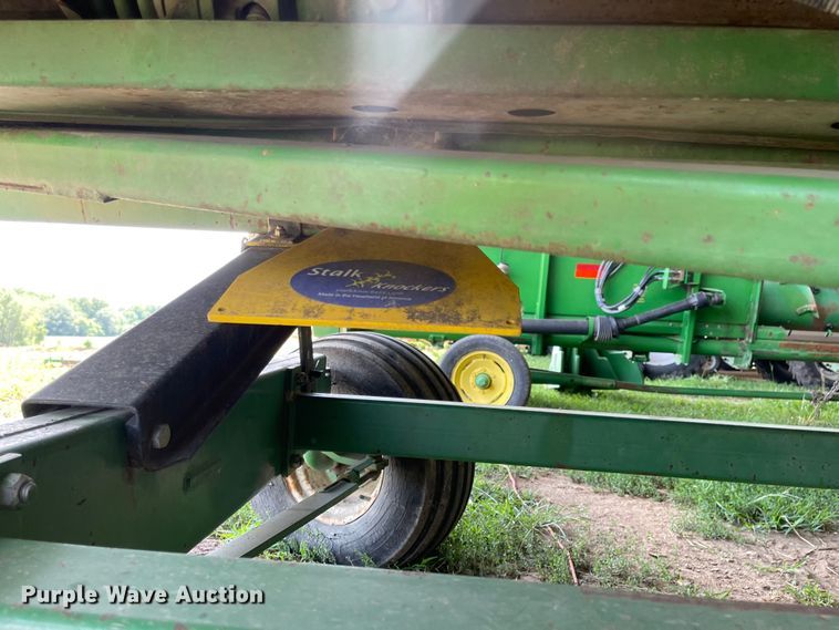 image for item LF9271 1995 John Deere 893  corn head