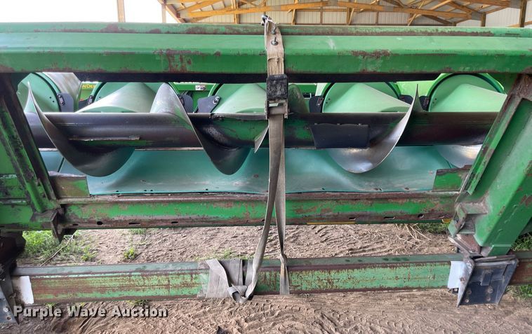 image for item LF9271 1995 John Deere 893  corn head