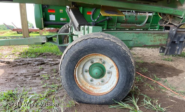 image for item LF9271 1995 John Deere 893  corn head