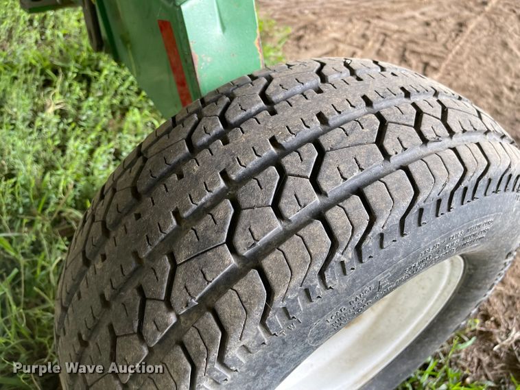 image for item LF9271 1995 John Deere 893  corn head