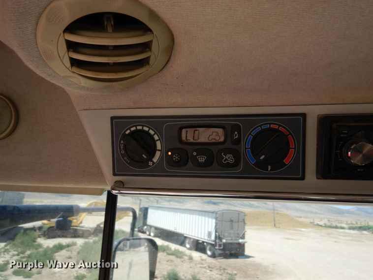 image for item LT9911 2015 Massey Ferguson 8732  MFWD tractor