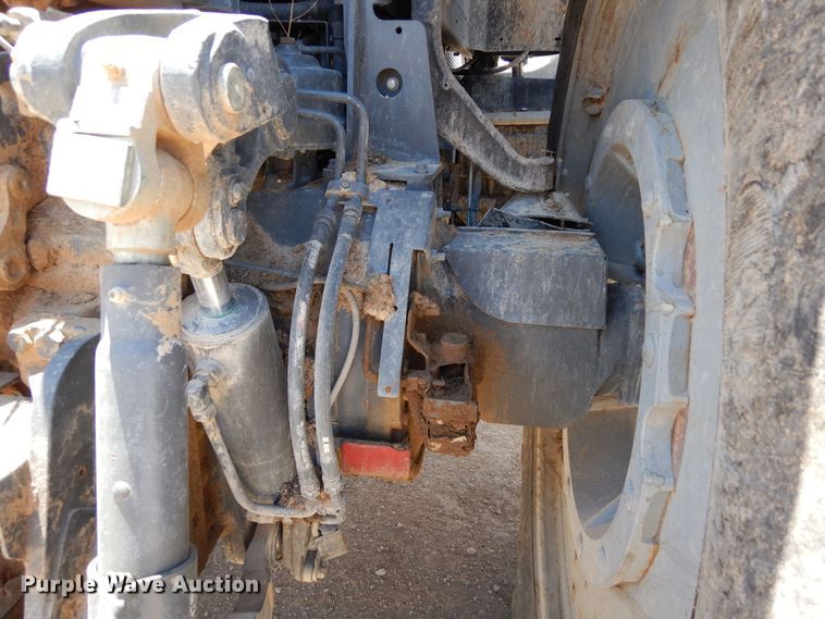 image for item LT9911 2015 Massey Ferguson 8732  MFWD tractor