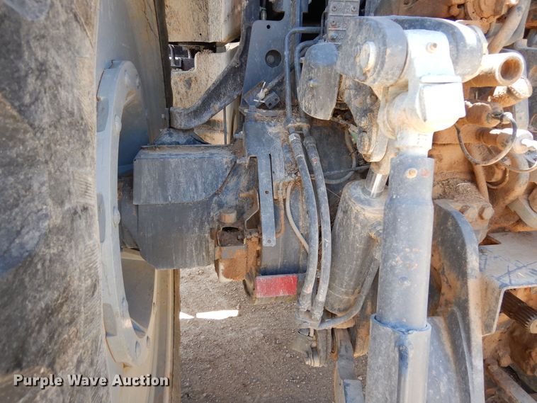 image for item LT9911 2015 Massey Ferguson 8732  MFWD tractor