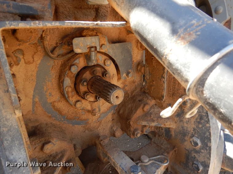 image for item LT9911 2015 Massey Ferguson 8732  MFWD tractor