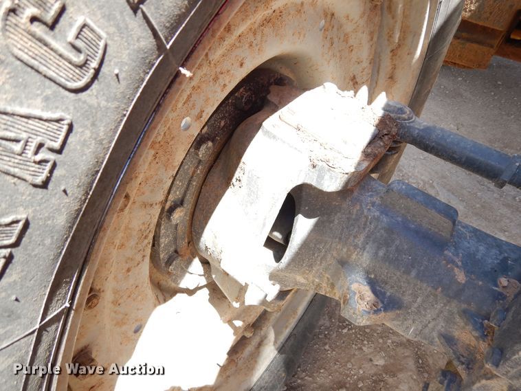 image for item LT9911 2015 Massey Ferguson 8732  MFWD tractor