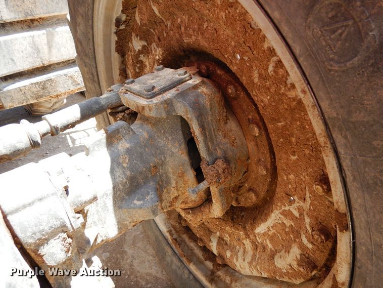 image for item LT9911 2015 Massey Ferguson 8732  MFWD tractor