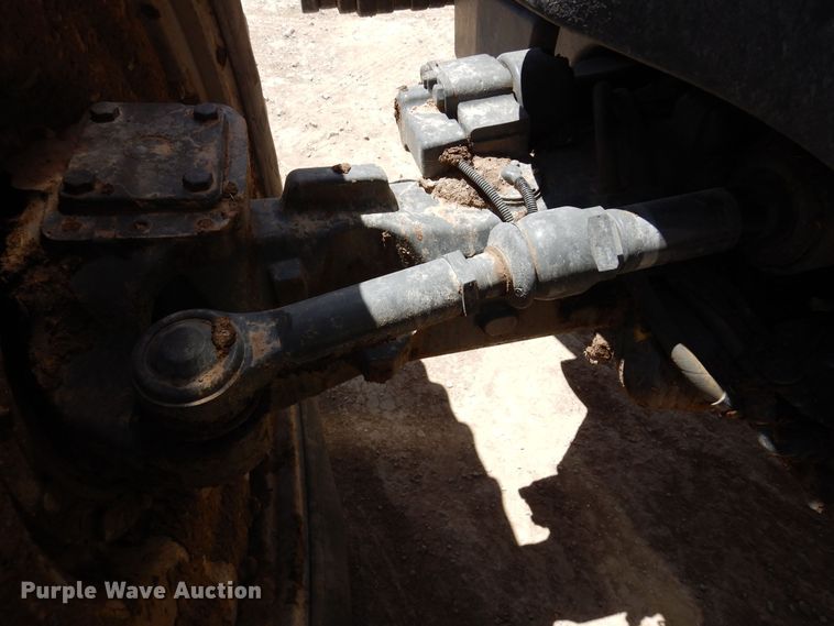 image for item LT9911 2015 Massey Ferguson 8732  MFWD tractor