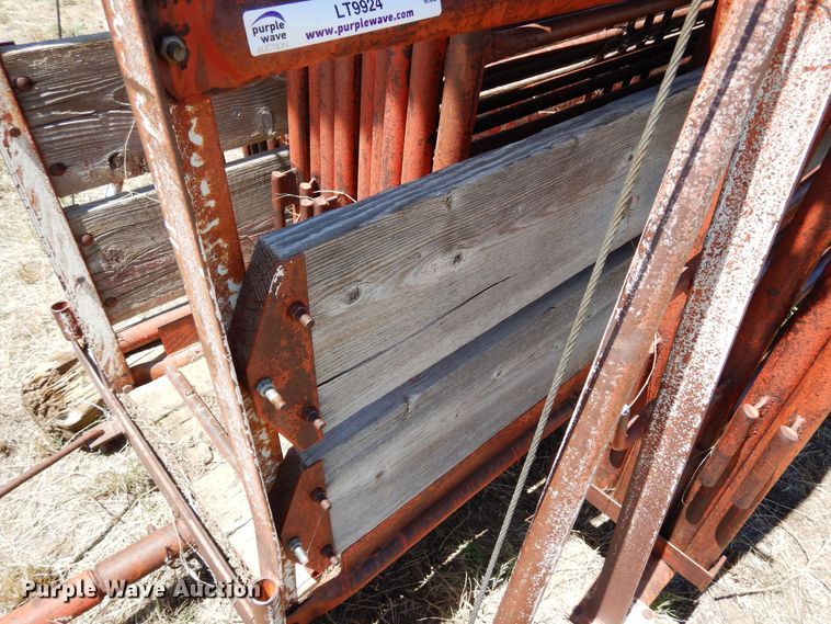 image for item LT9924 Shop built livestock chute