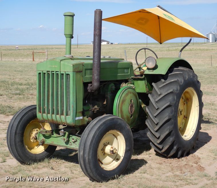 image for item LT9925 1947 John Deere D  tractor