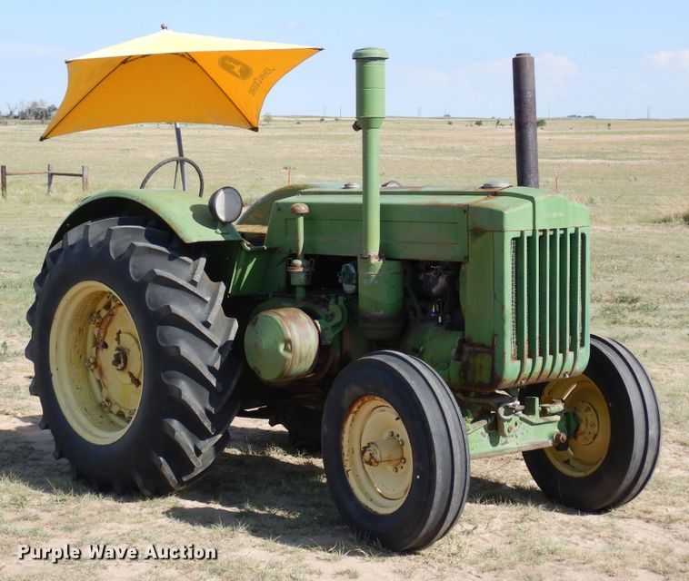 image for item LT9925 1947 John Deere D  tractor