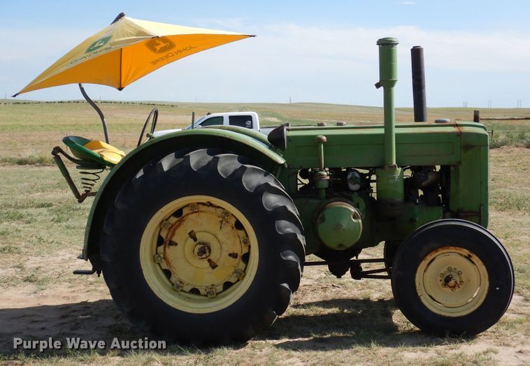 image for item LT9925 1947 John Deere D  tractor