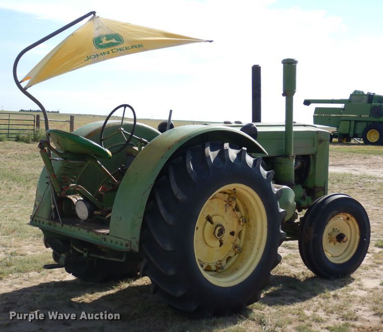 image for item LT9925 1947 John Deere D  tractor