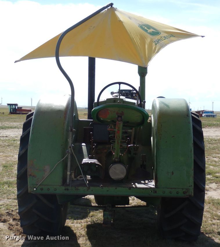 image for item LT9925 1947 John Deere D  tractor