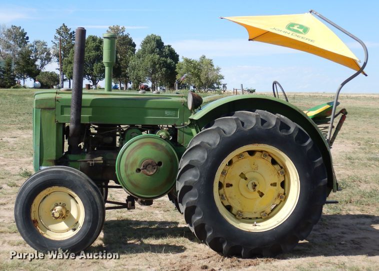 image for item LT9925 1947 John Deere D  tractor