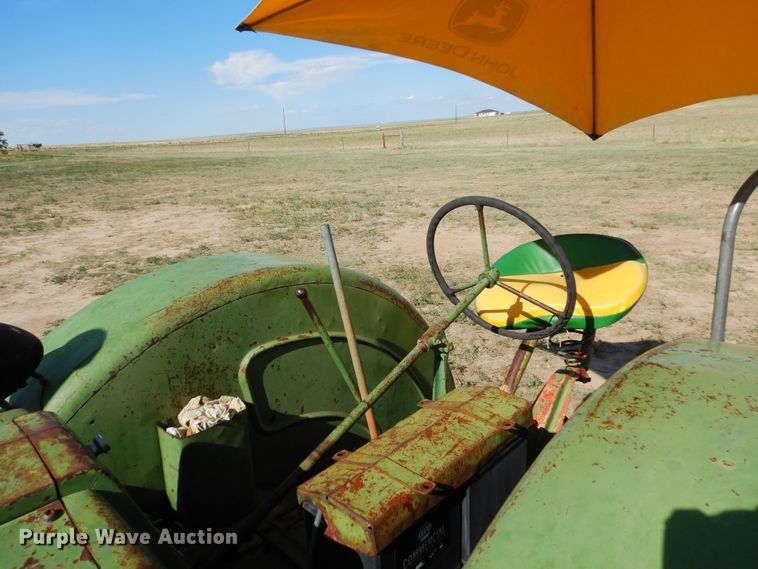 image for item LT9925 1947 John Deere D  tractor