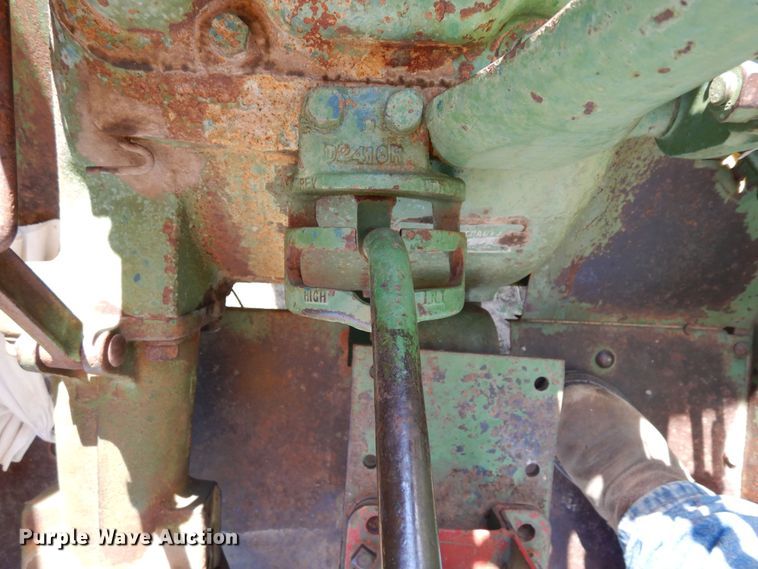 image for item LT9925 1947 John Deere D  tractor