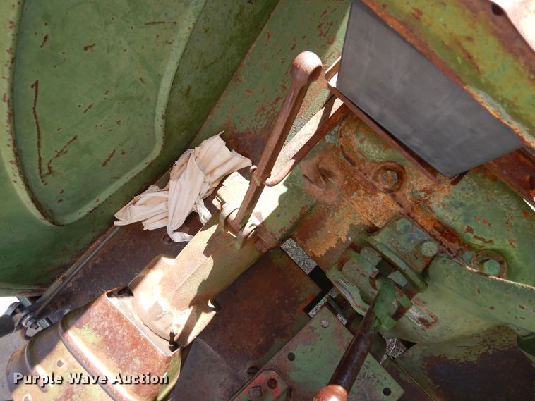 image for item LT9925 1947 John Deere D  tractor