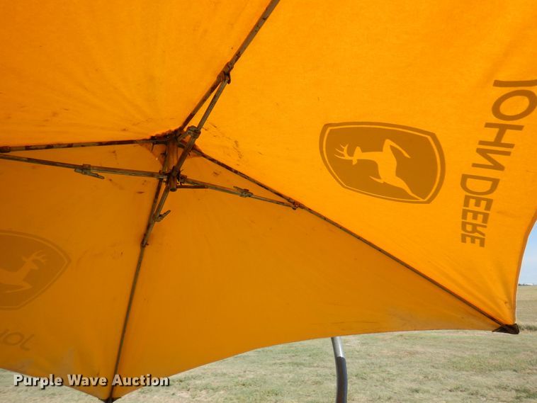 image for item LT9925 1947 John Deere D  tractor