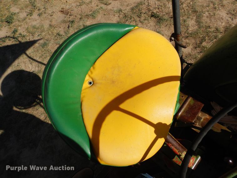 image for item LT9925 1947 John Deere D  tractor