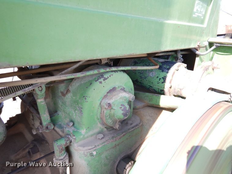 image for item LT9925 1947 John Deere D  tractor