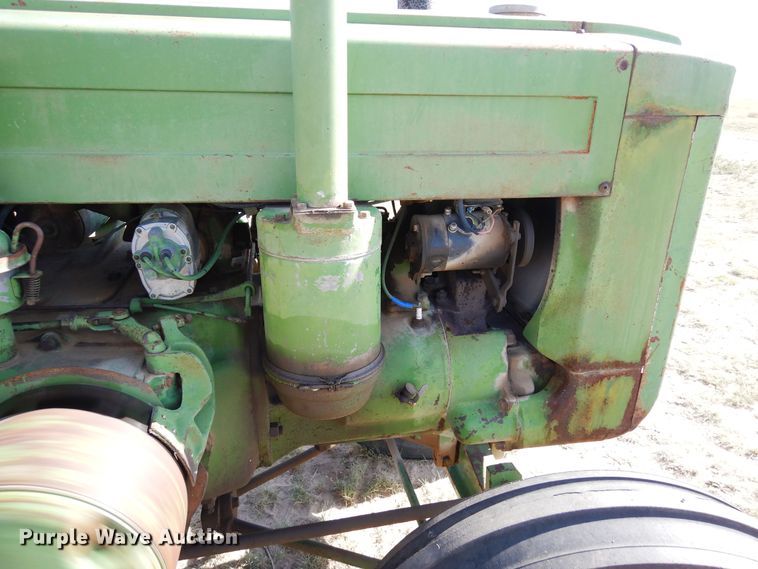 image for item LT9925 1947 John Deere D  tractor