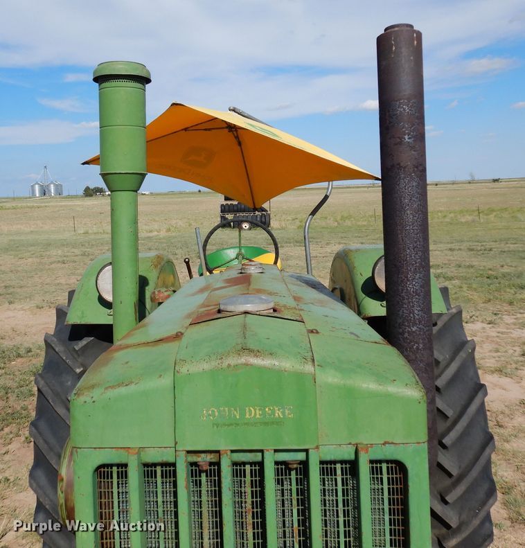 image for item LT9925 1947 John Deere D  tractor