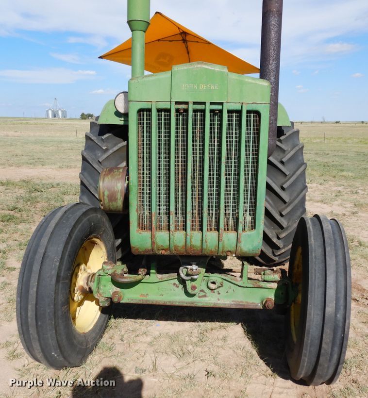 image for item LT9925 1947 John Deere D  tractor