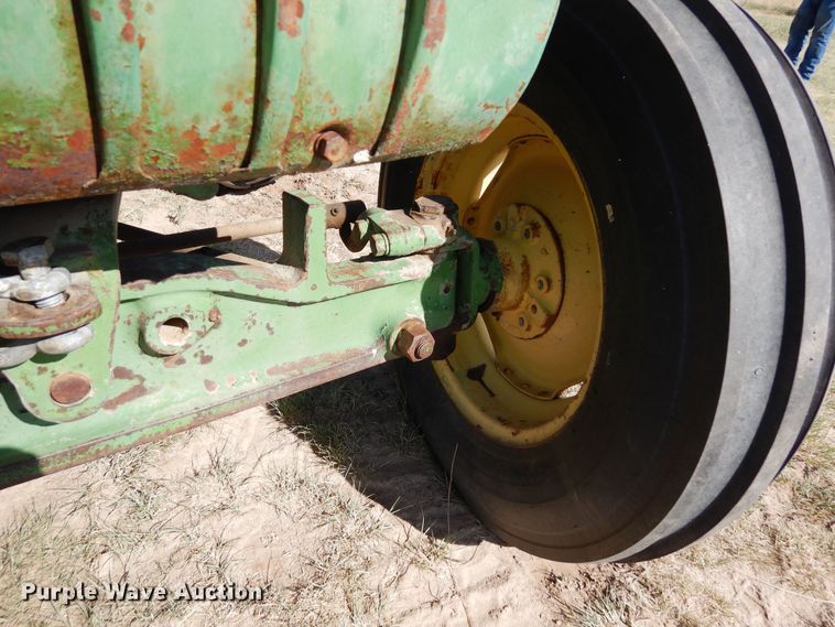 image for item LT9925 1947 John Deere D  tractor