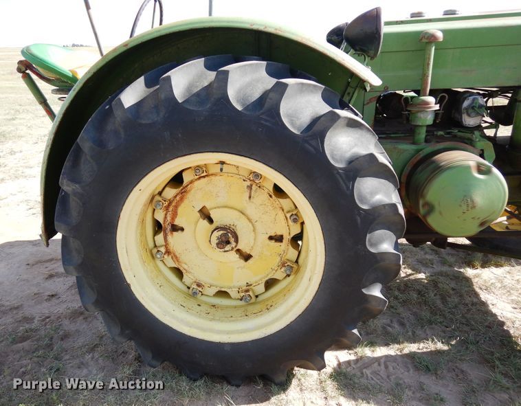 image for item LT9925 1947 John Deere D  tractor