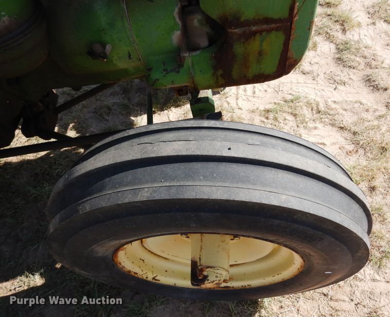 image for item LT9925 1947 John Deere D  tractor