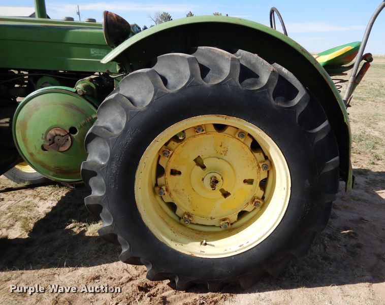 image for item LT9925 1947 John Deere D  tractor