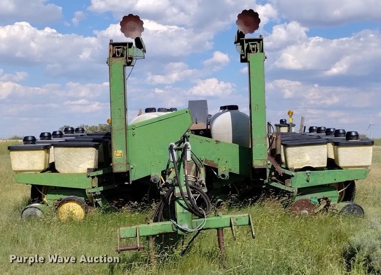 image for item MR9537 John Deere 7000  no-till planter