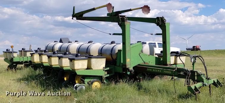 image for item MR9537 John Deere 7000  no-till planter