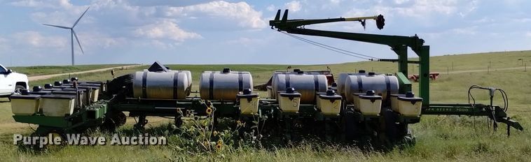 image for item MR9537 John Deere 7000  no-till planter